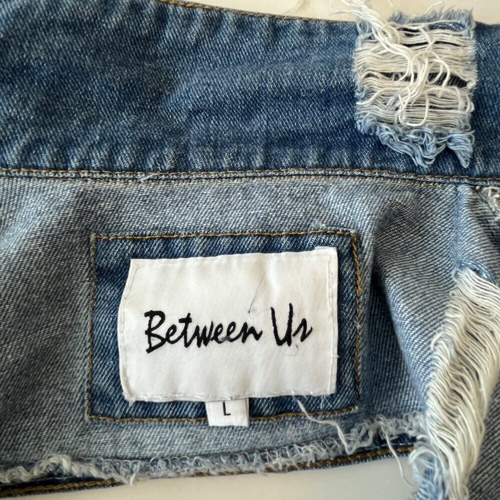 Womens Thrashed Denim Trucker Jacket Chain Open Back Detail Grunge Punk Large - Picture 3 of 14